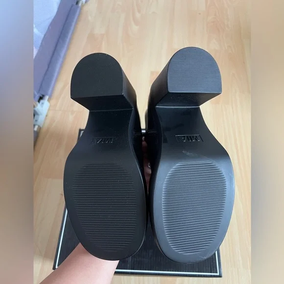 MIA McKenna black chunky heeled boots - Picture 4 of 6